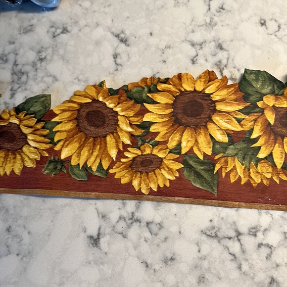 Decorative SUNFLOWER WALLPAPER BORDER FOUR brand new rolls of 5 yards each. - Picture 3 of 5